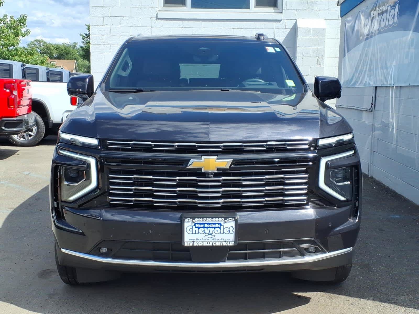 Certified 2025 Chevrolet Suburban High Country AWD/4WD image 2