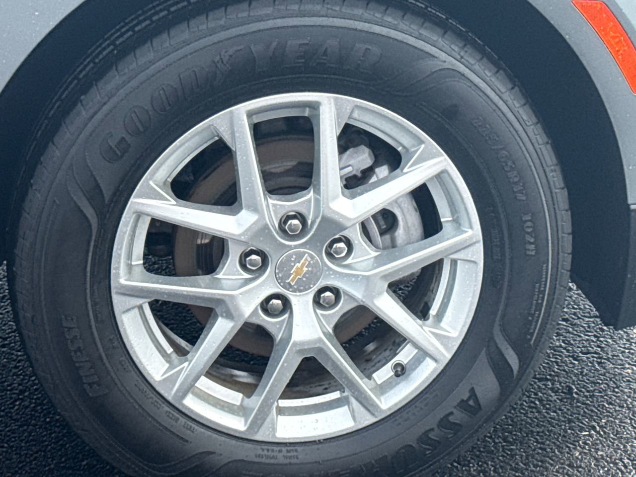 Used 2024 Chevrolet Equinox LT image 9