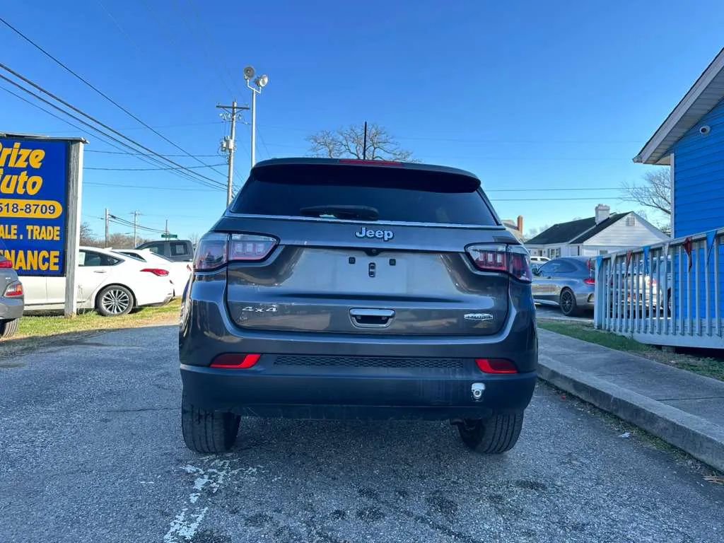 Used 2018 Jeep Compass Latitude image 5