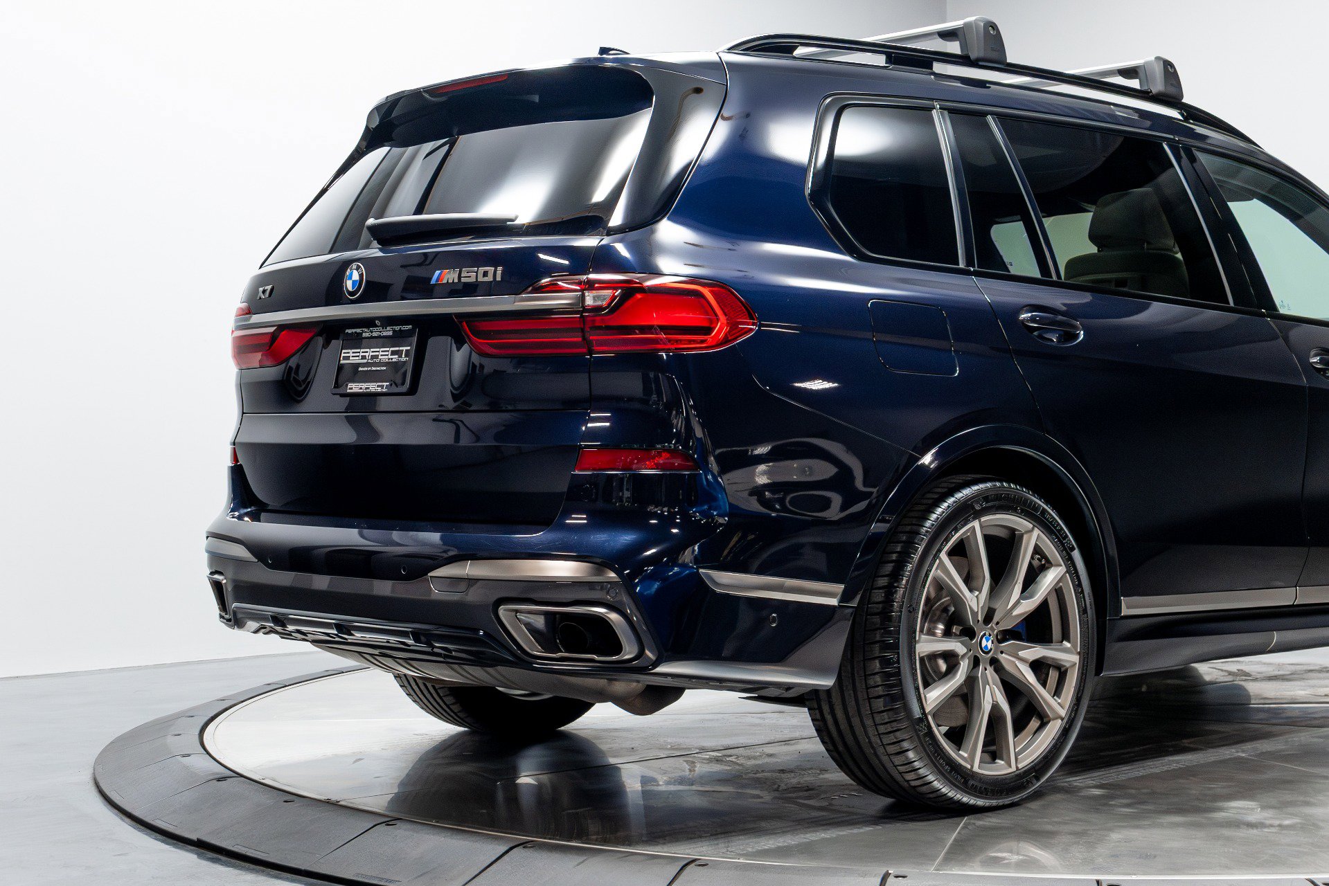 Used 2021 BMW X7 M50i image 15