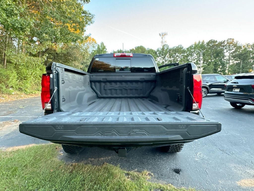 Used 2024 Chevrolet Colorado ZR2 w/ ZR2 Convenience Package III AWD/4WD image 34