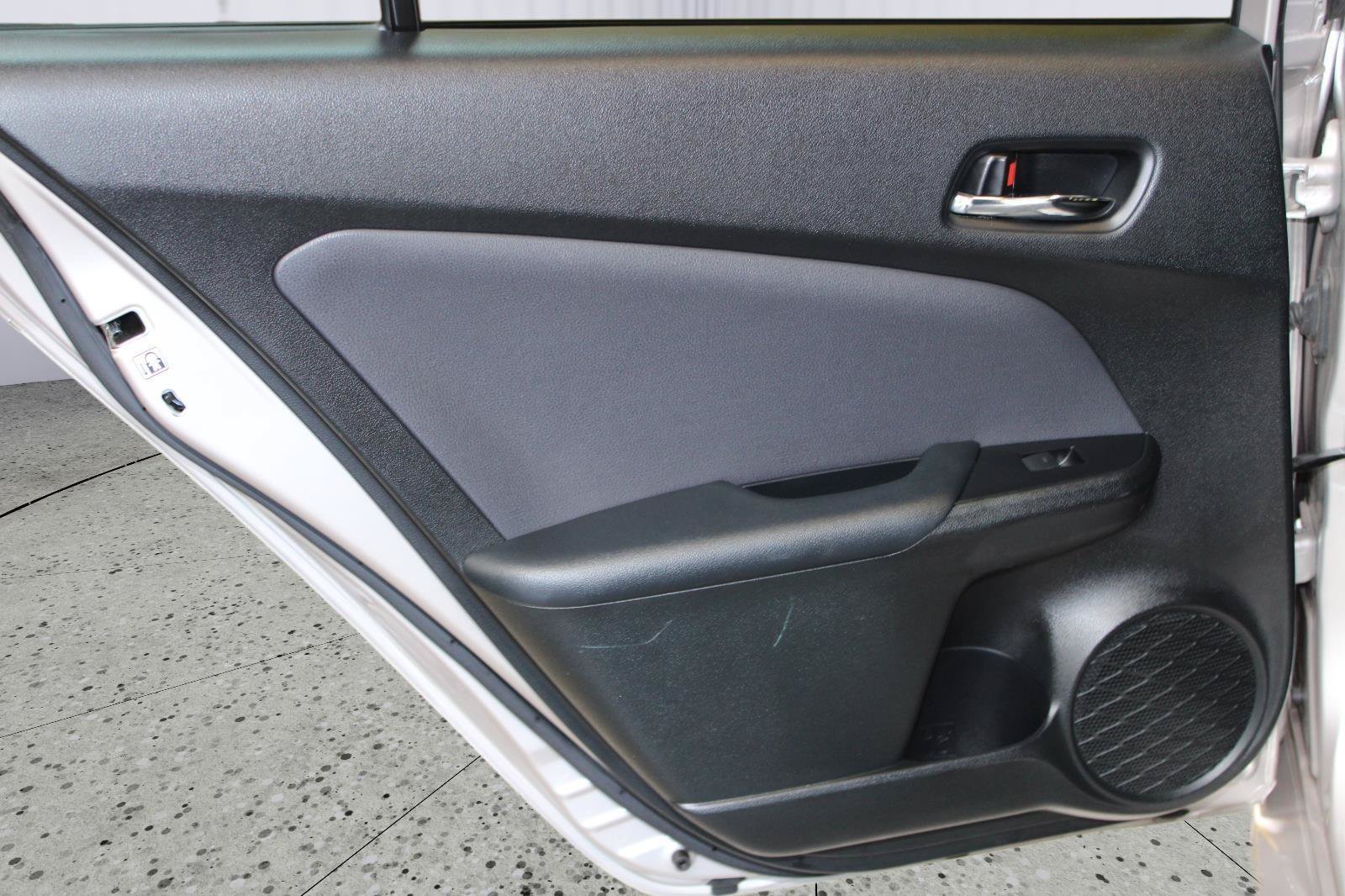 Used 2021 Toyota Prius Prime XLE FWD image 44