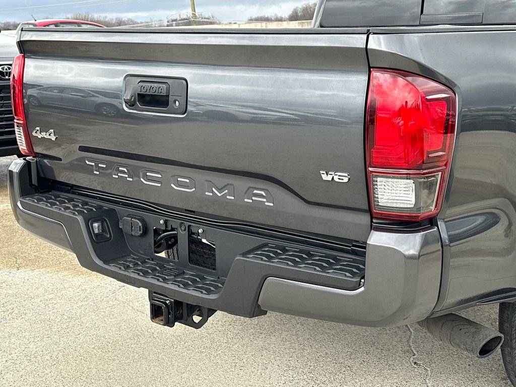 Used 2023 Toyota Tacoma SR5 w/ Technology Package image 5