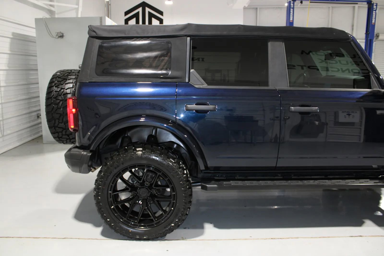 Used 2021 Ford Bronco Black Diamond w/ Sasquatch Package AWD/4WD image 15