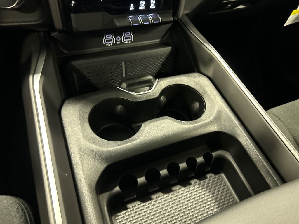 New 2026 RAM 1500 4x4 Crew Cab image 25