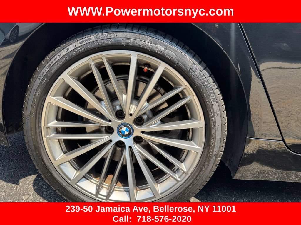 Used 2019 BMW 530e w/ Convenience Package RWD image 15