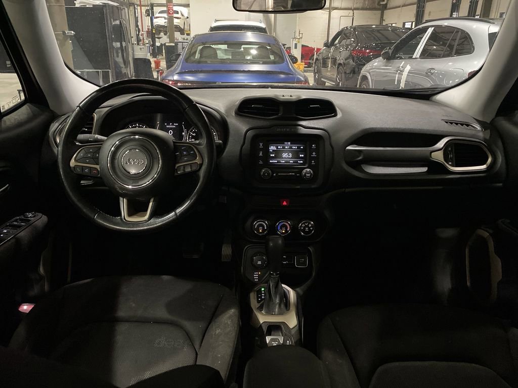 Used 2017 Jeep Renegade Latitude image 2