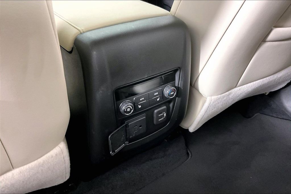 Used 2023 Buick Enclave Premium AWD/4WD image 10