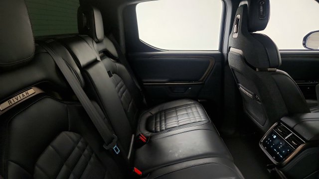 Used 2026 Rivian R1T Premium Tri AWD/4WD image 38