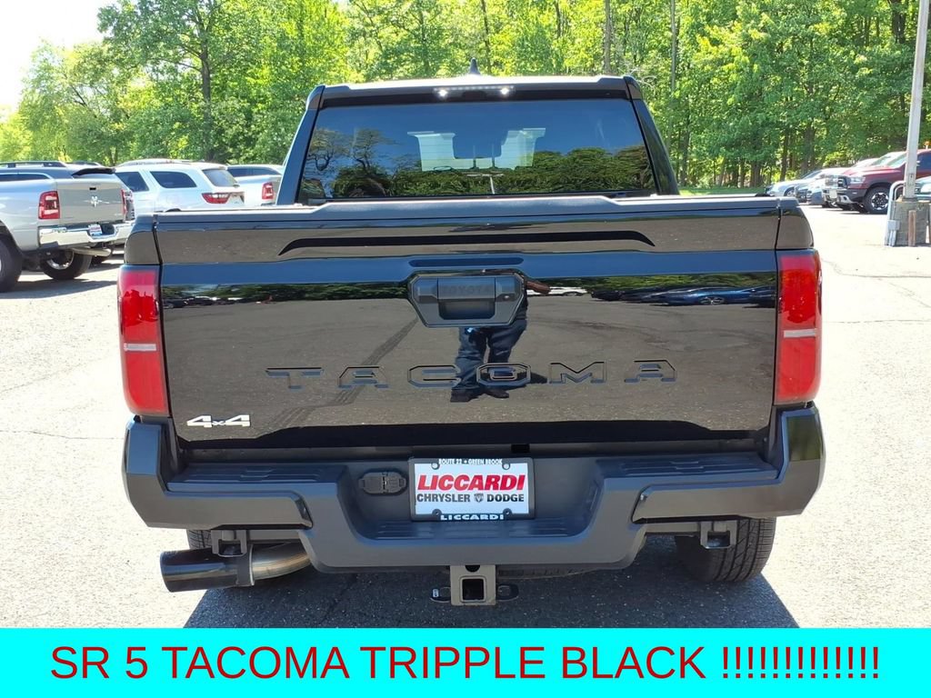 Used 2025 Toyota Tacoma SR5 AWD/4WD image 5