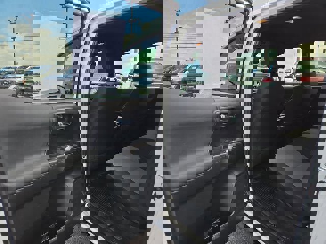 Used 2021 Toyota Tacoma TRD Off-Road w/ Technology Package image 10