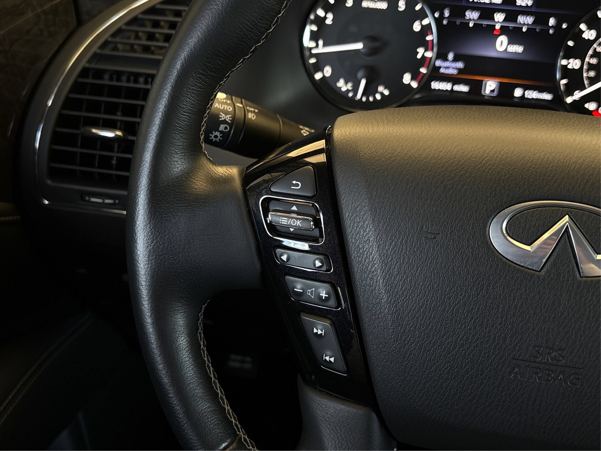 Used 2022 INFINITI QX80 Luxe w/ Cargo Package RWD image 27