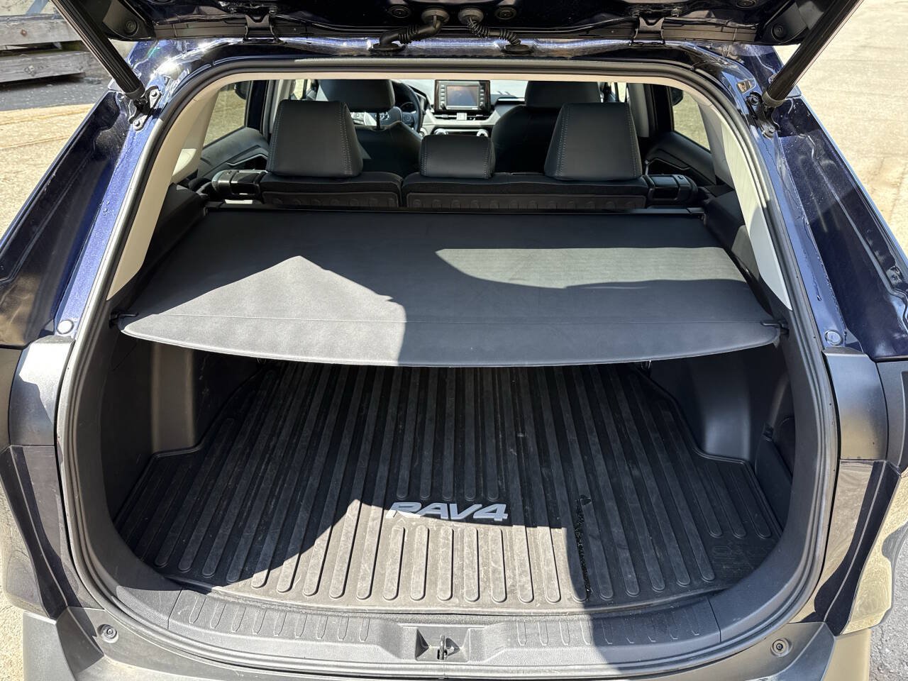 Used 2020 Toyota RAV4 XLE w/ Convenience Package AWD/4WD image 50