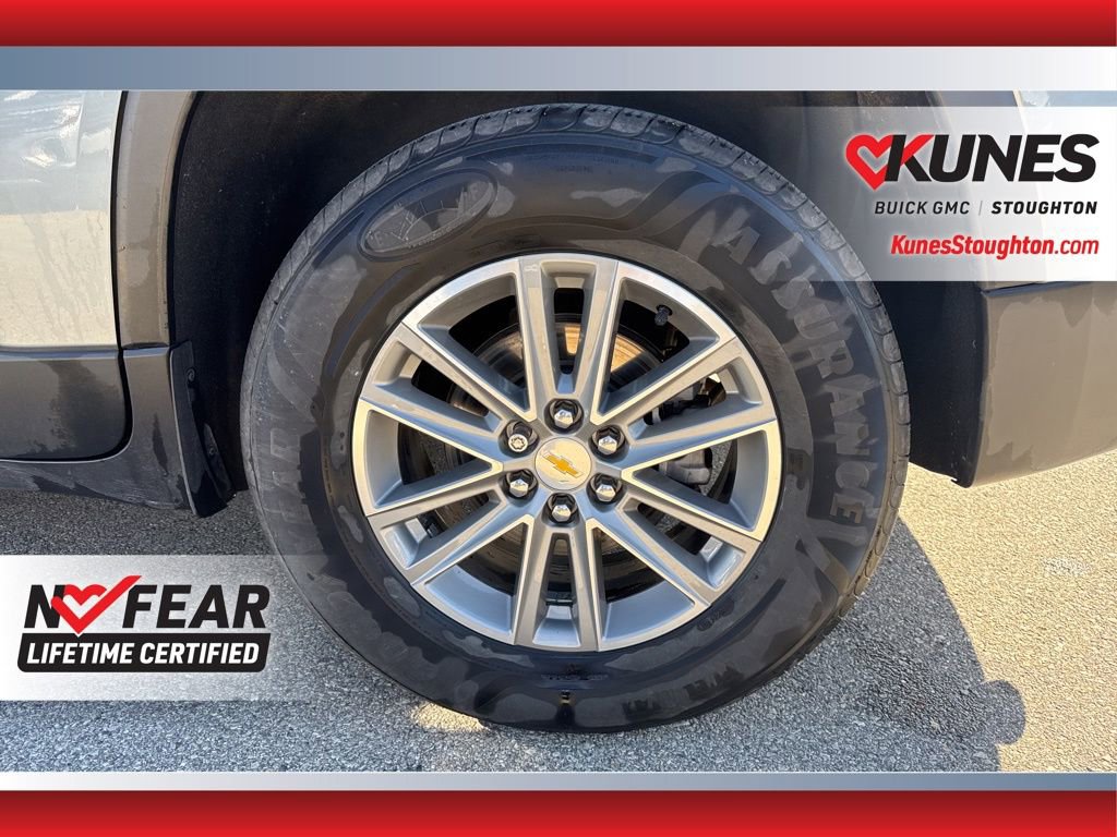 Used 2023 Chevrolet Traverse LT w/ LPO, Floor Liner Package image 18
