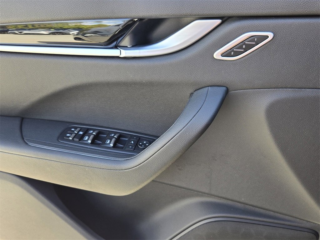 Used 2022 Maserati Levante GT image 28