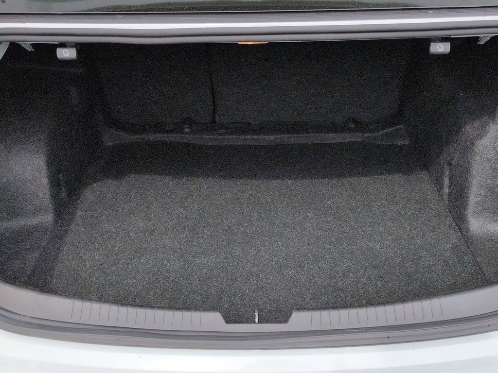 Used 2024 Chevrolet Malibu LT FWD image 38