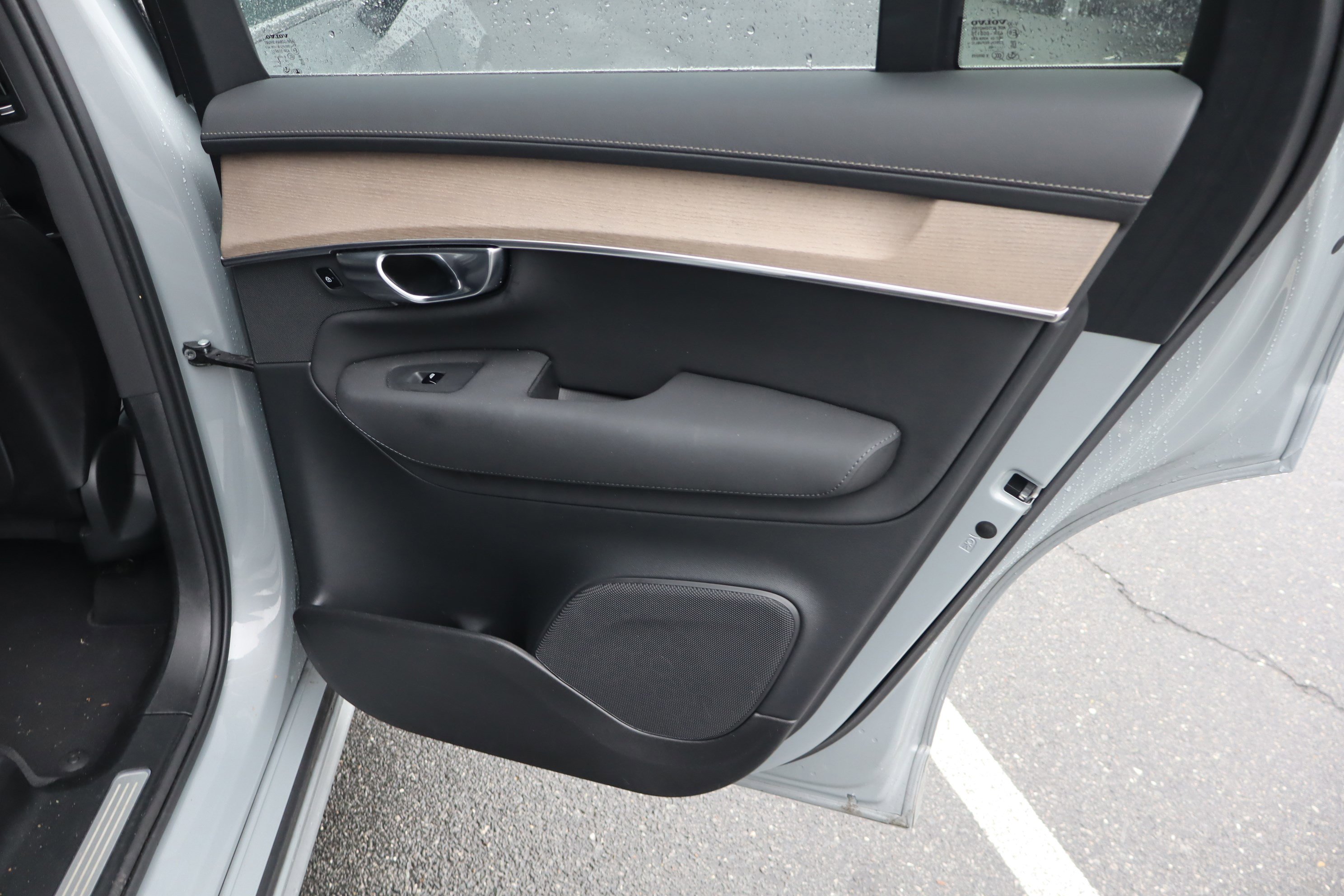 Used 2025 Volvo XC90 B6 Plus image 34