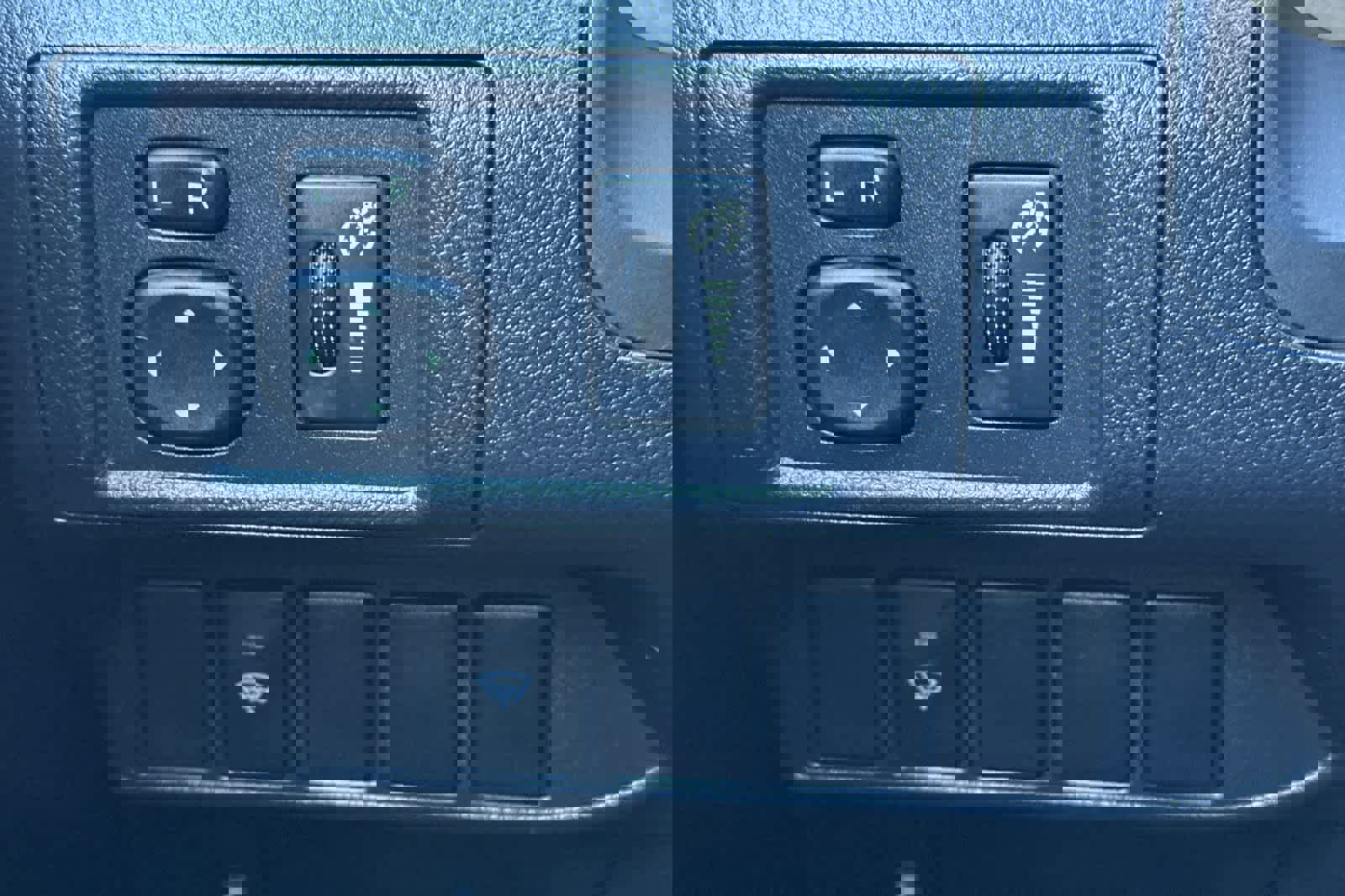 Used 2015 Lexus CT 200h w/ F Sport w/Nuluxe Interior image 29