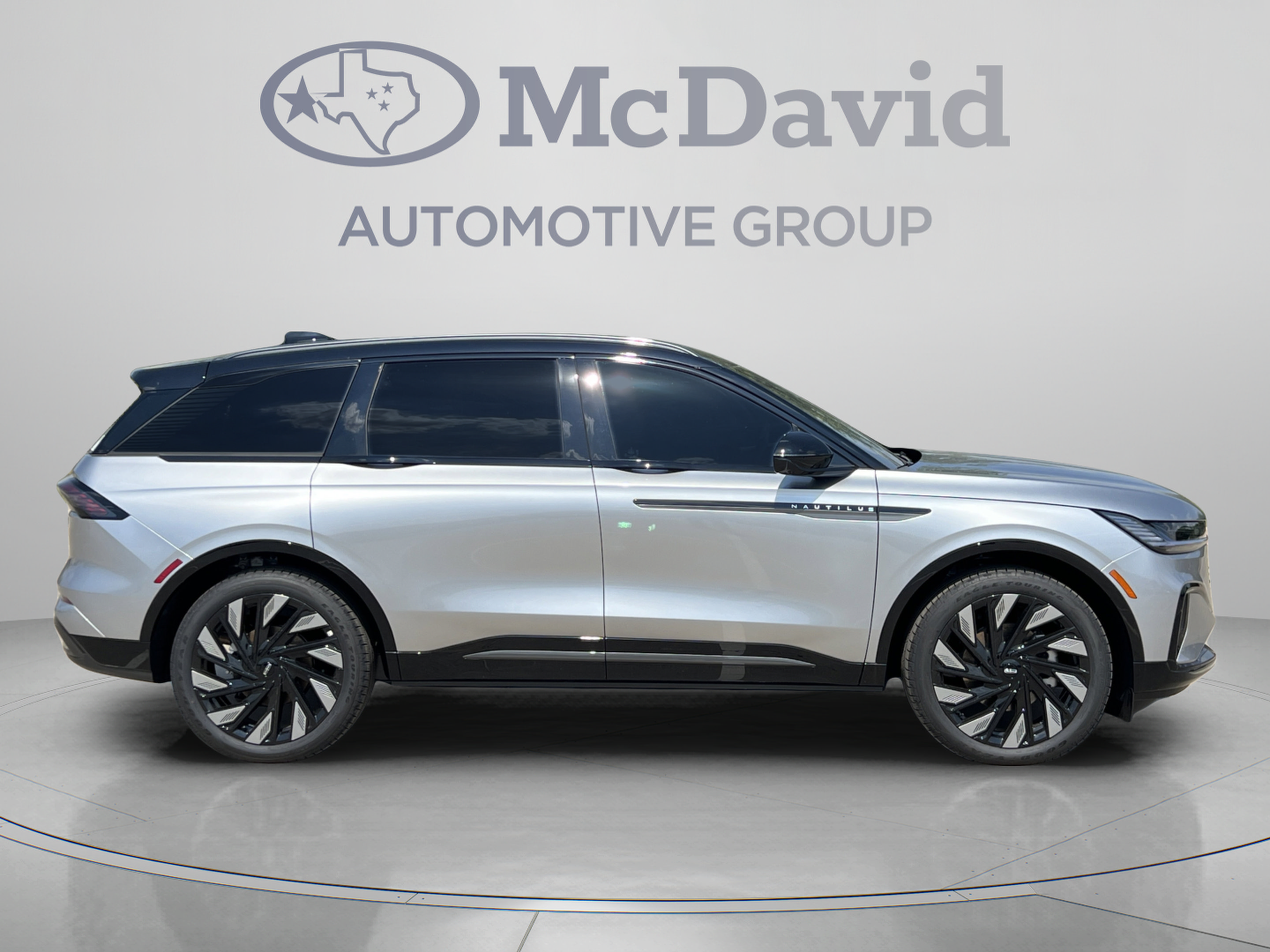 New 2025 Lincoln Nautilus Reserve w/ Jet Appearance Package AWD/4WD image 8