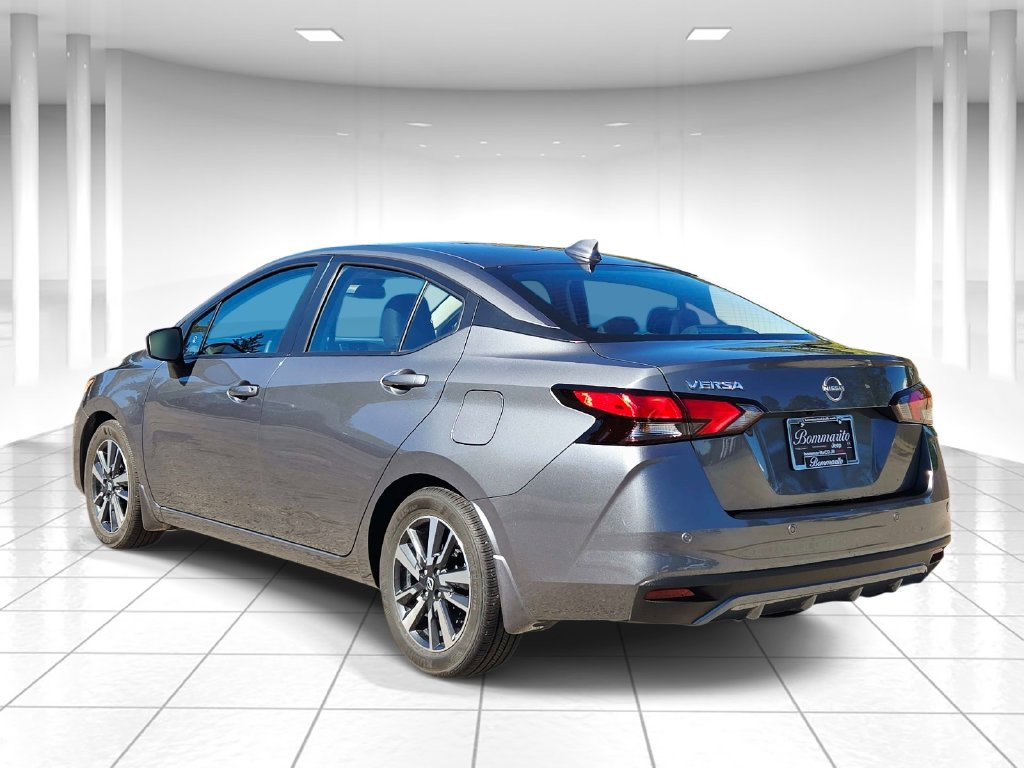 Used 2025 Nissan Versa SV w/ Trunk Package FWD image 5