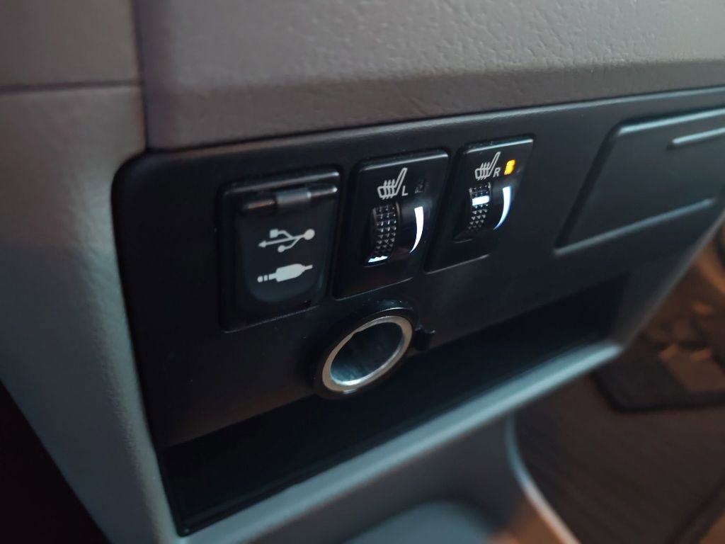 Used 2015 Toyota Sienna XLE w/ XLE Navigation Package image 10