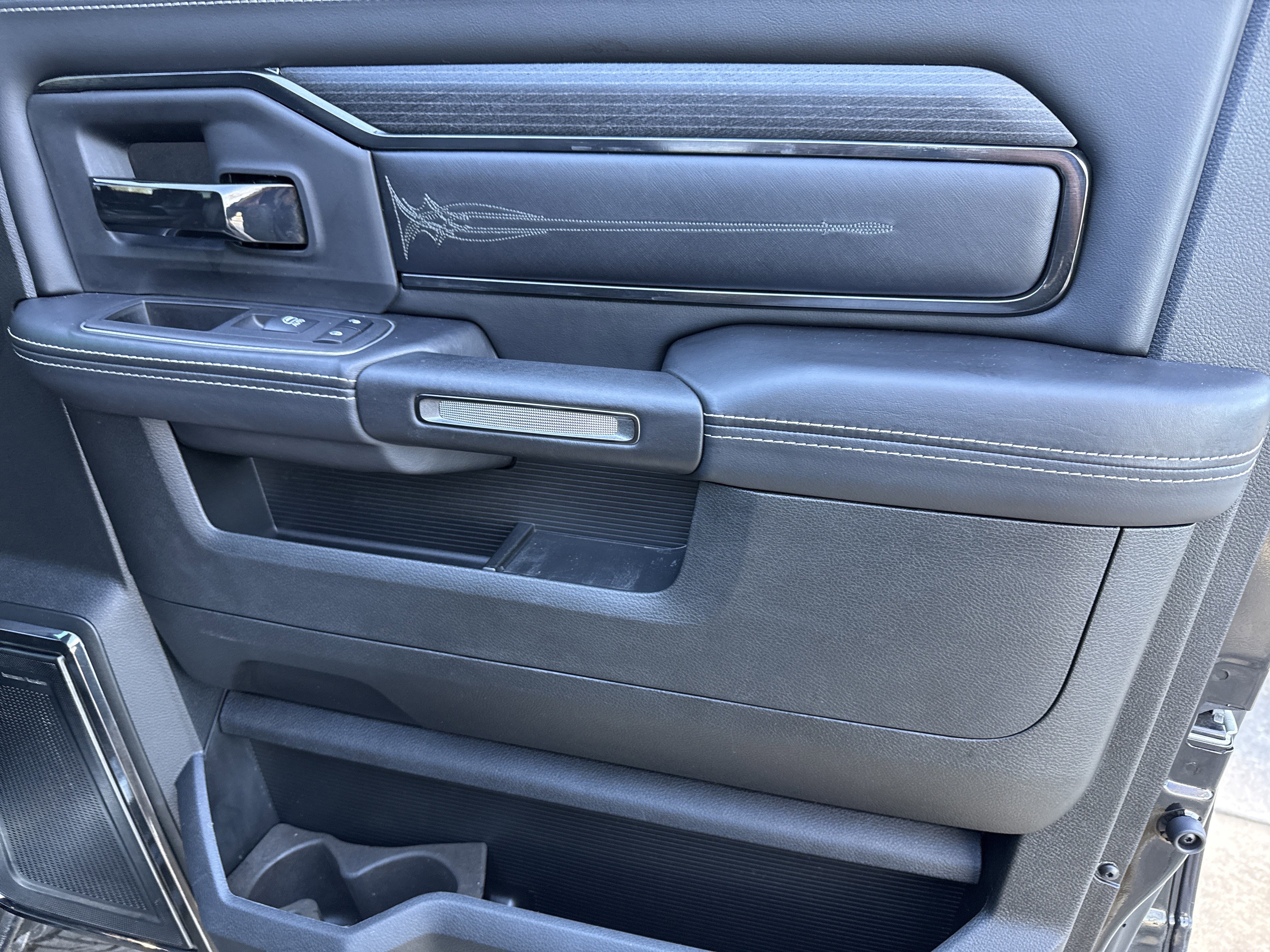 Used 2023 RAM 2500 Limited image 14