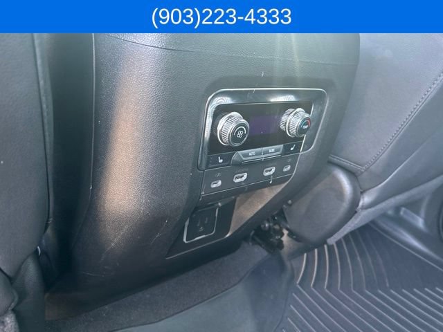 Used 2024 GMC Yukon AT4 w/ Technology Package AWD/4WD image 31