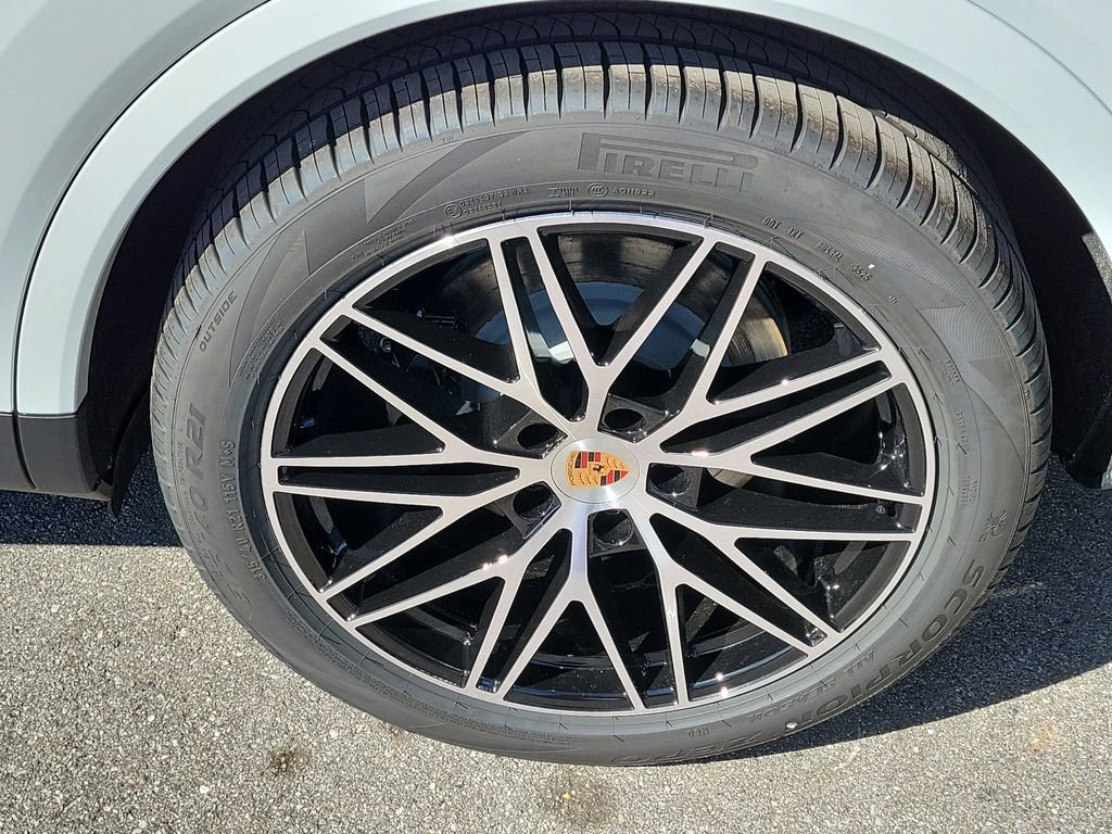 New 2026 Porsche Cayenne image 11