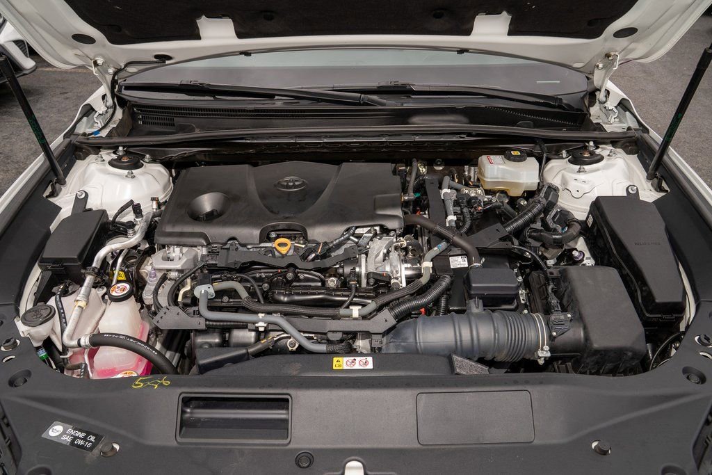 Certified 2021 Toyota Avalon XLE w/ Moonroof Package image 13