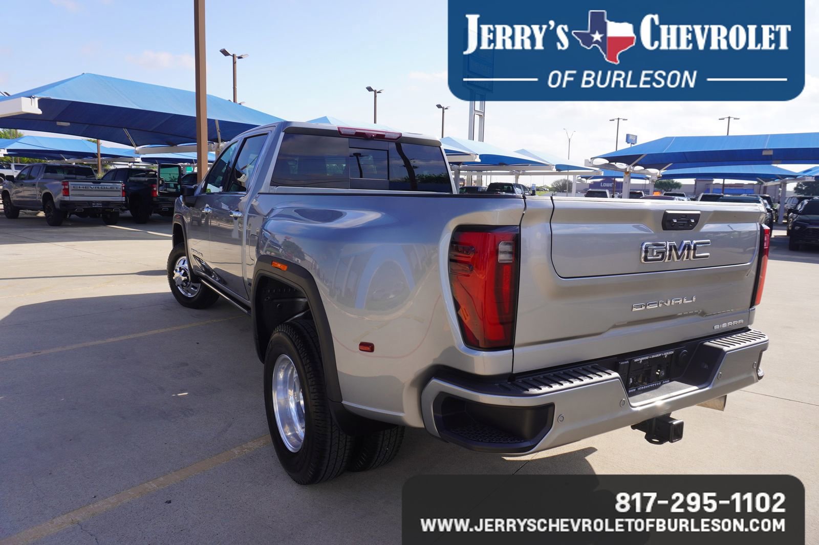 Used 2025 GMC Sierra 3500 Denali Ultimate image 4