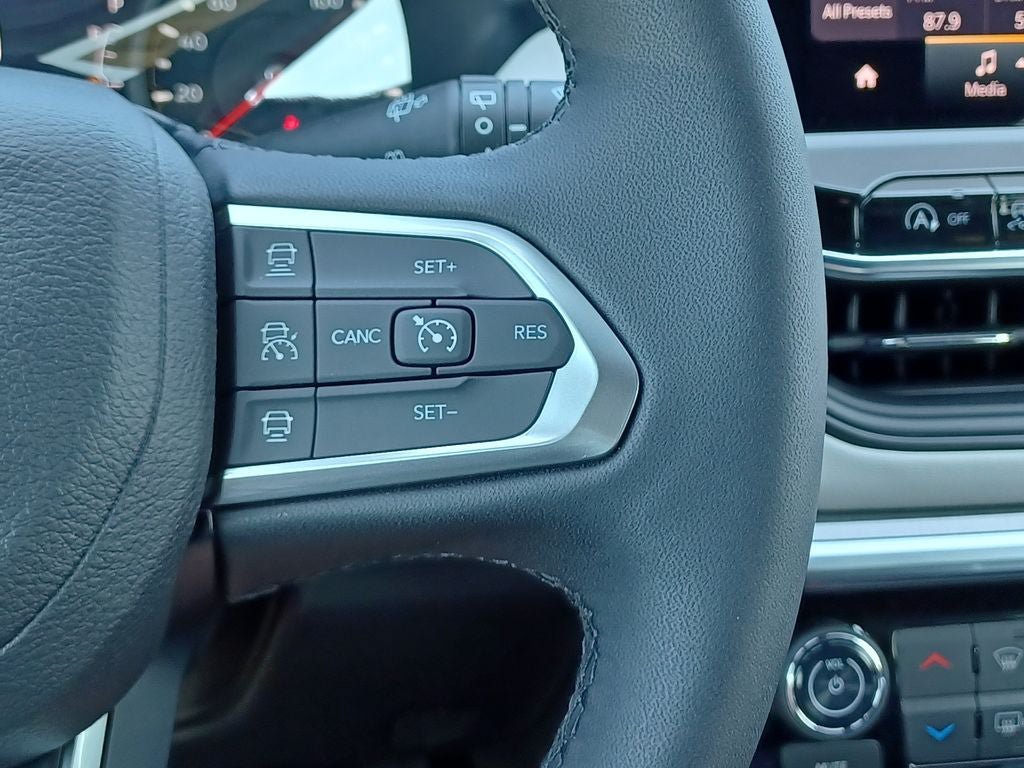New 2026 Jeep Compass Limited AWD/4WD image 17