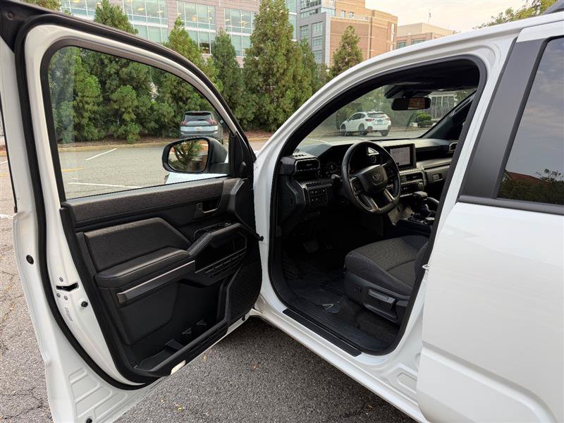 Used 2025 Toyota 4Runner SR5 AWD/4WD image 34