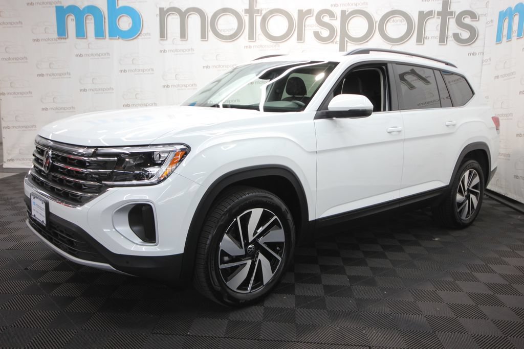 Used 2025 Volkswagen Atlas SE AWD/4WD image 2