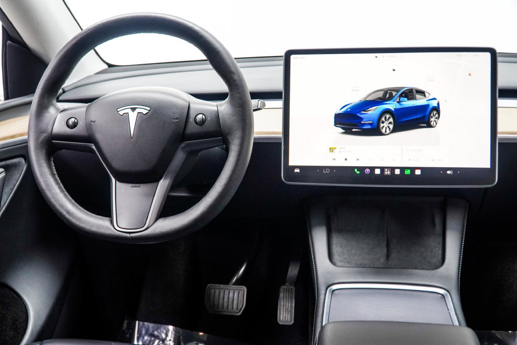 Used 2023 Tesla Model Y AWD image 19