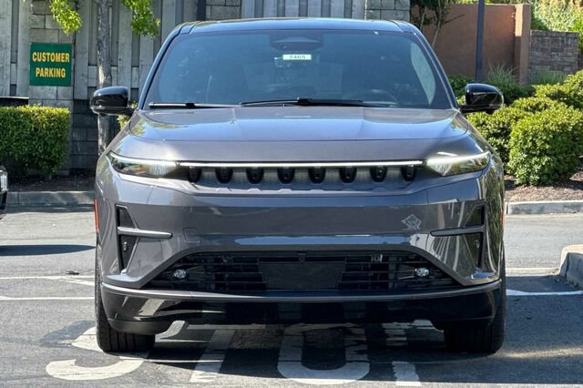 New 2025 Jeep Wagoneer S Launch Edition AWD/4WD image 6