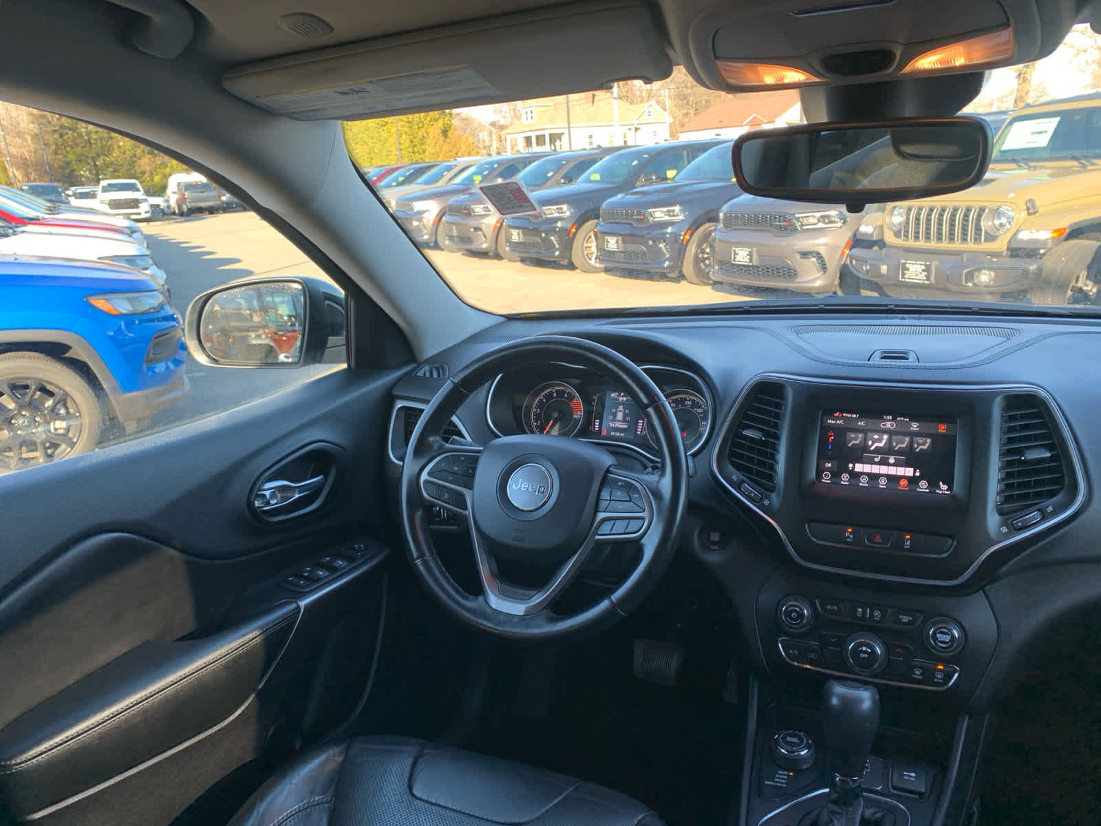 Used 2020 Jeep Cherokee Latitude Lux w/ Trailer Tow Group image 36