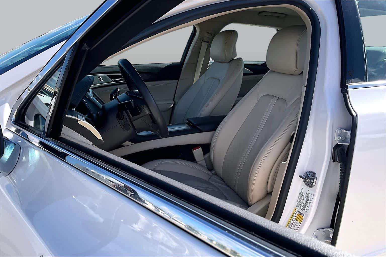 Used 2017 Lincoln MKZ Reserve FWD image 8