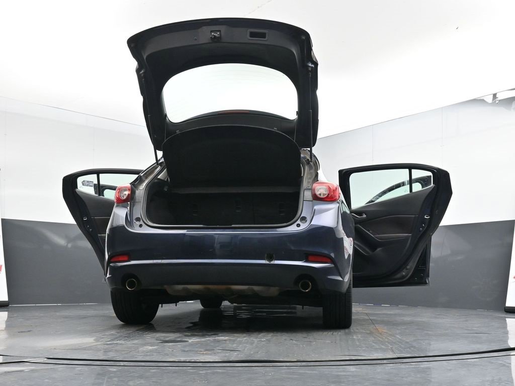Used 2018 MAZDA MAZDA3 Touring image 29