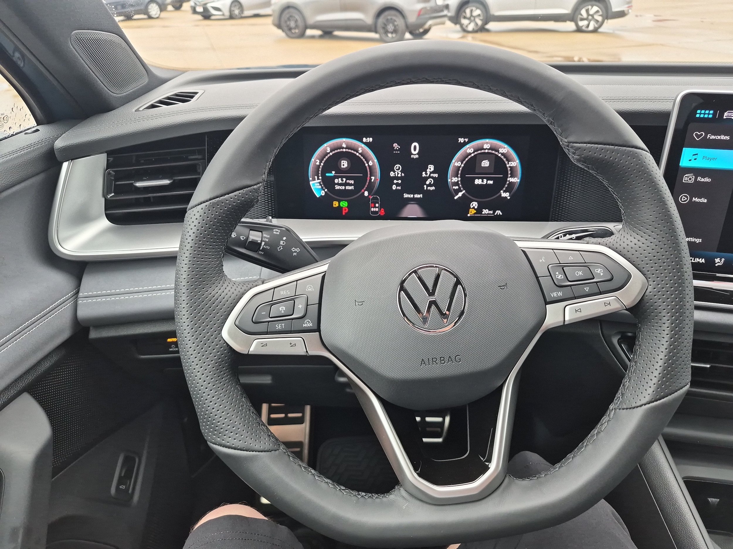 New 2026 Volkswagen Tiguan SE R-Line AWD/4WD image 16