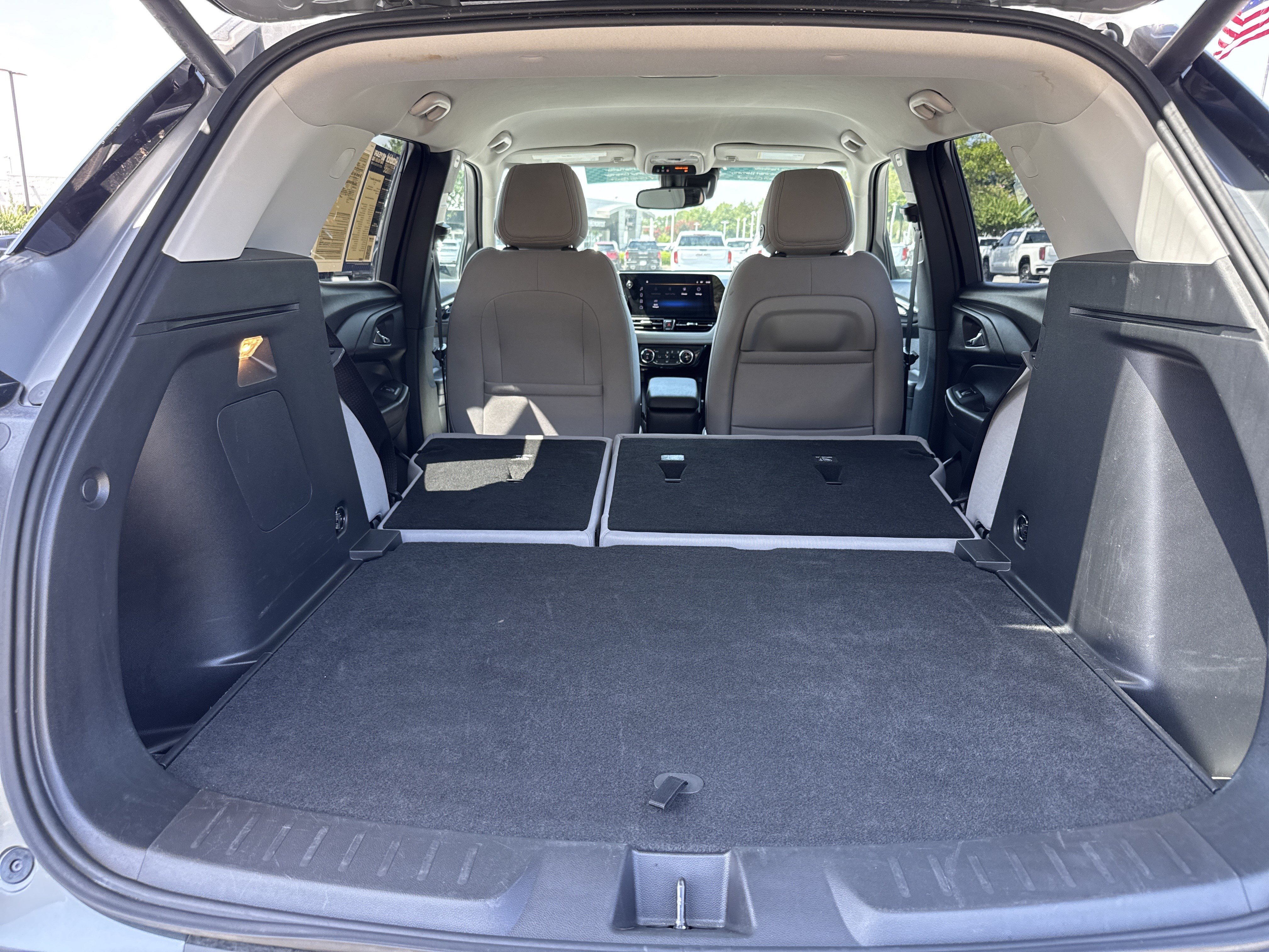 Used 2025 Chevrolet TrailBlazer LT w/ Convenience Package FWD image 30
