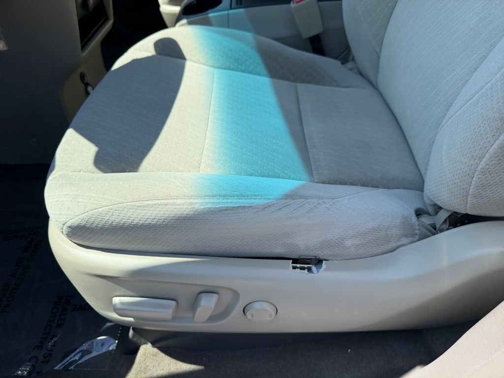 Used 2017 Toyota Sienna LE FWD image 24