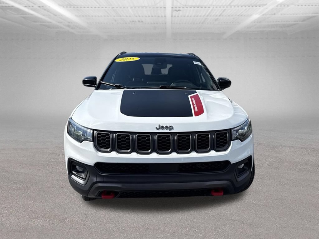 Used 2025 Jeep Compass Trailhawk AWD/4WD image 48