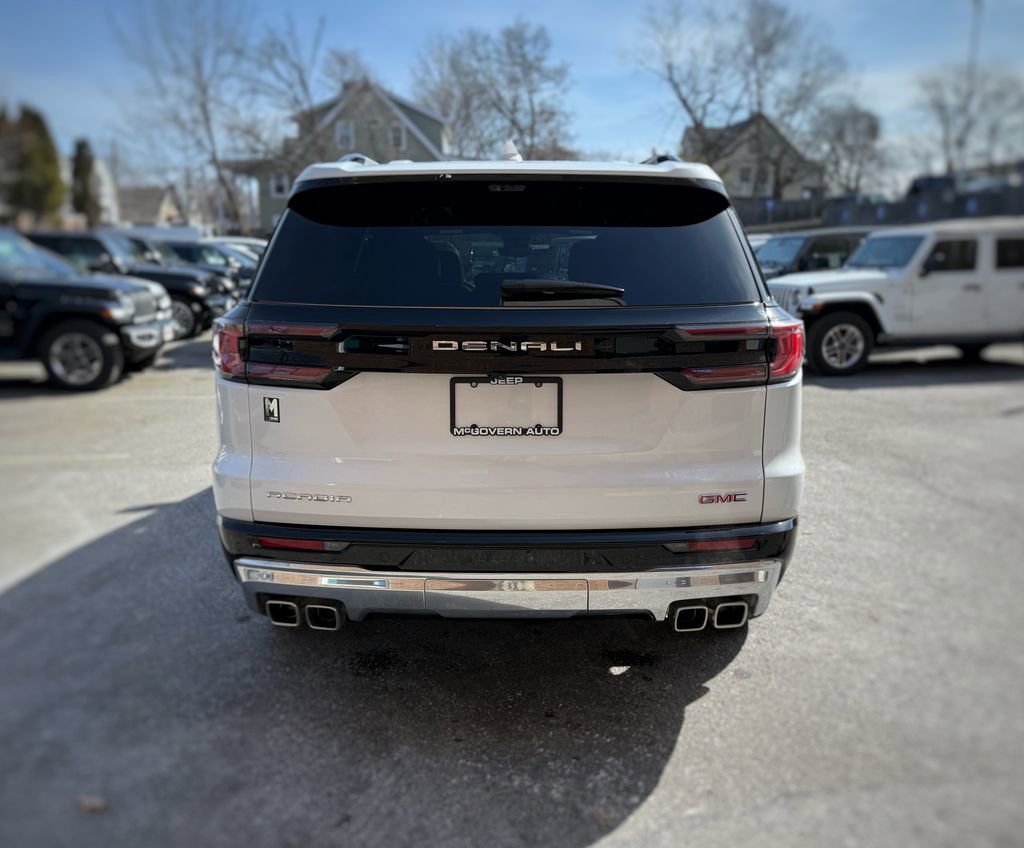 Used 2025 GMC Acadia Denali w/ Super Cruise Package image 10