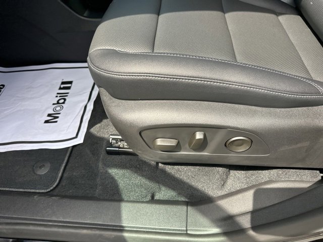 New 2026 Chevrolet Traverse LT image 25