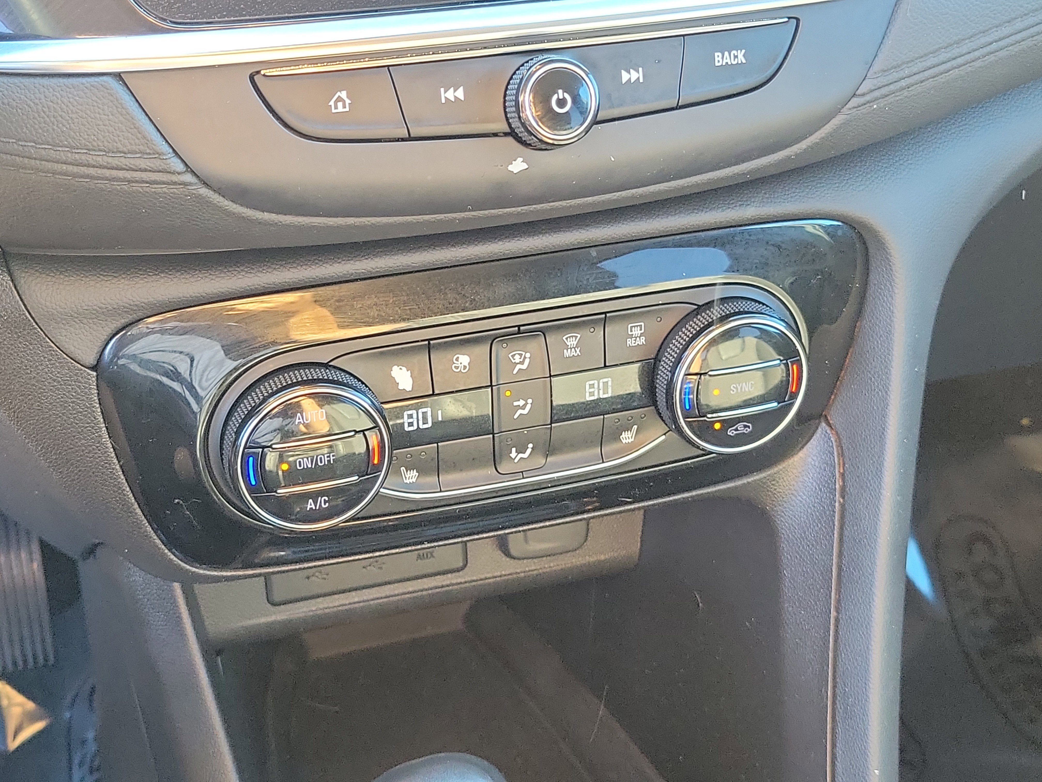 Used 2022 Buick Encore GX Select image 16