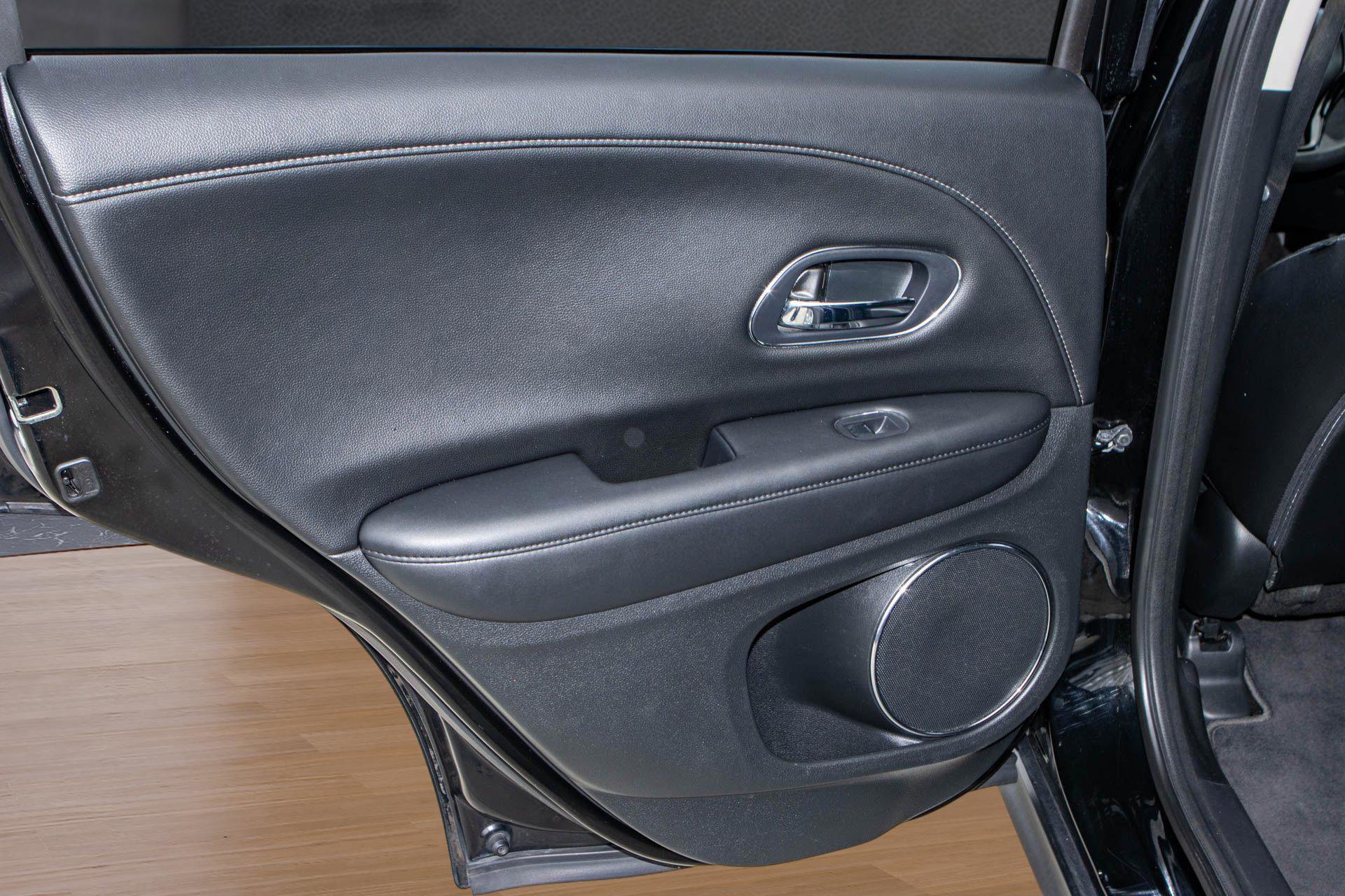 Used 2017 Honda HR-V EX-L image 11