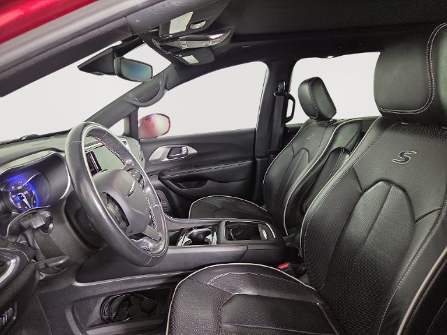 Used 2021 Chrysler Pacifica Limited w/ Uconnect Theater Family Group AWD/4WD image 10
