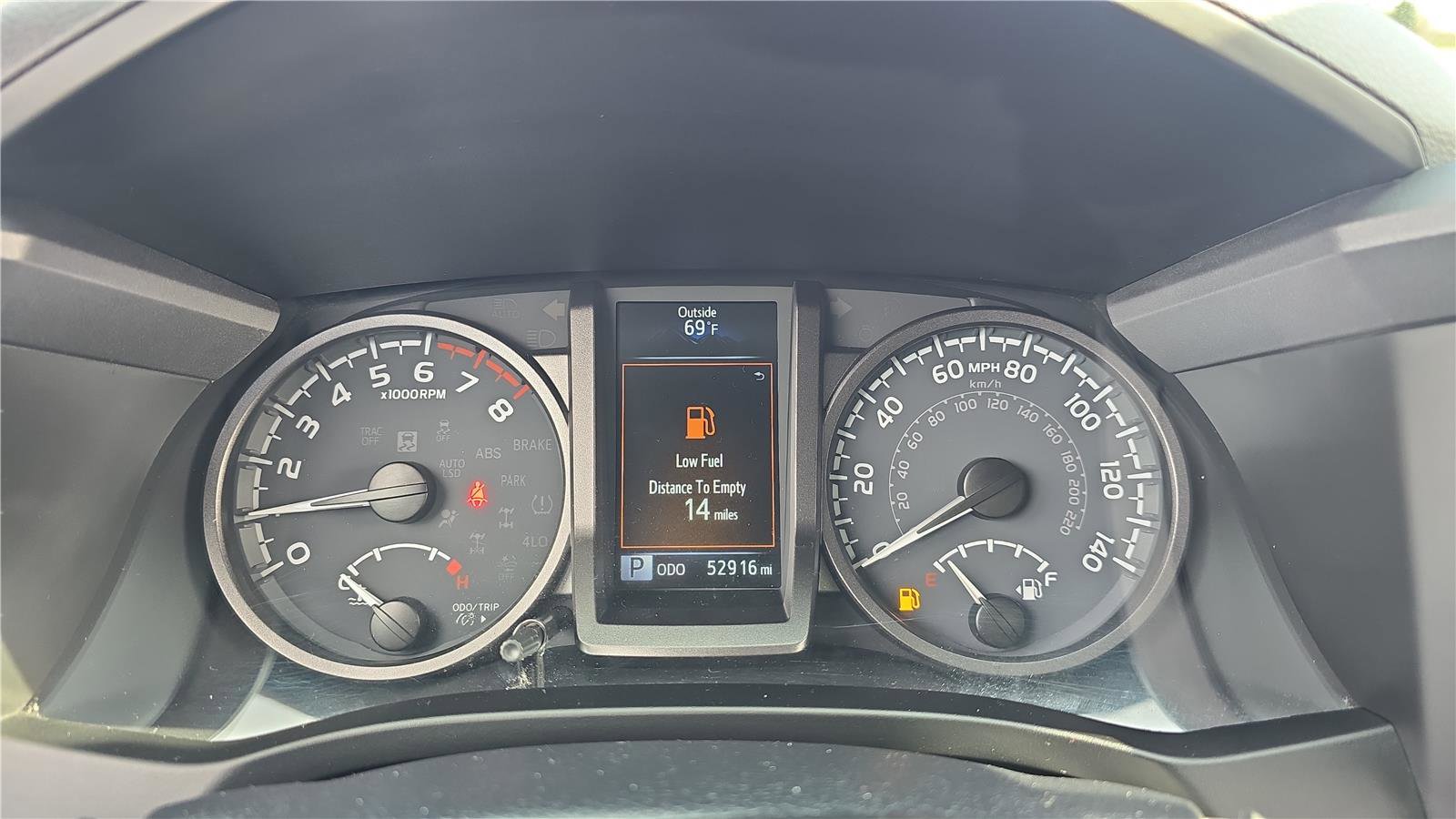 Used 2021 Toyota Tacoma TRD Off-Road AWD/4WD image 10