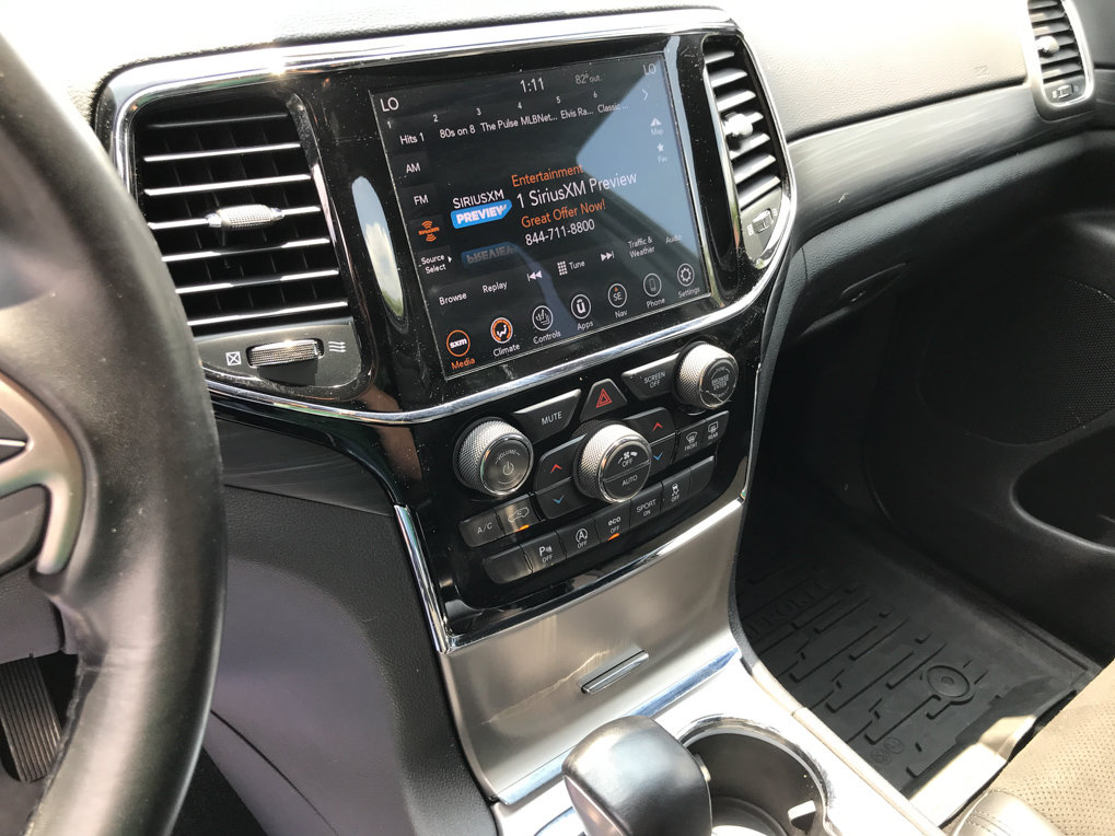 Used 2020 Jeep Grand Cherokee Laredo w/ Laredo X Package AWD/4WD image 17