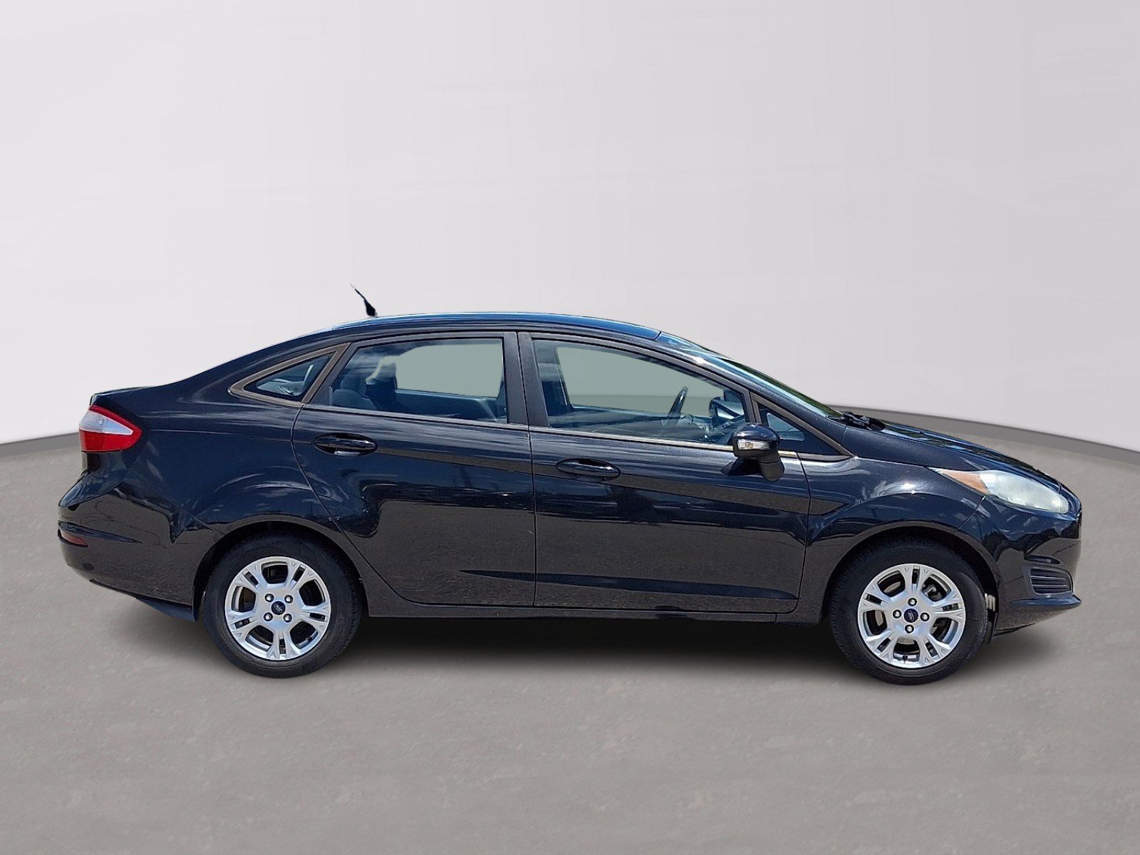 Used 2015 Ford Fiesta SE FWD image 7